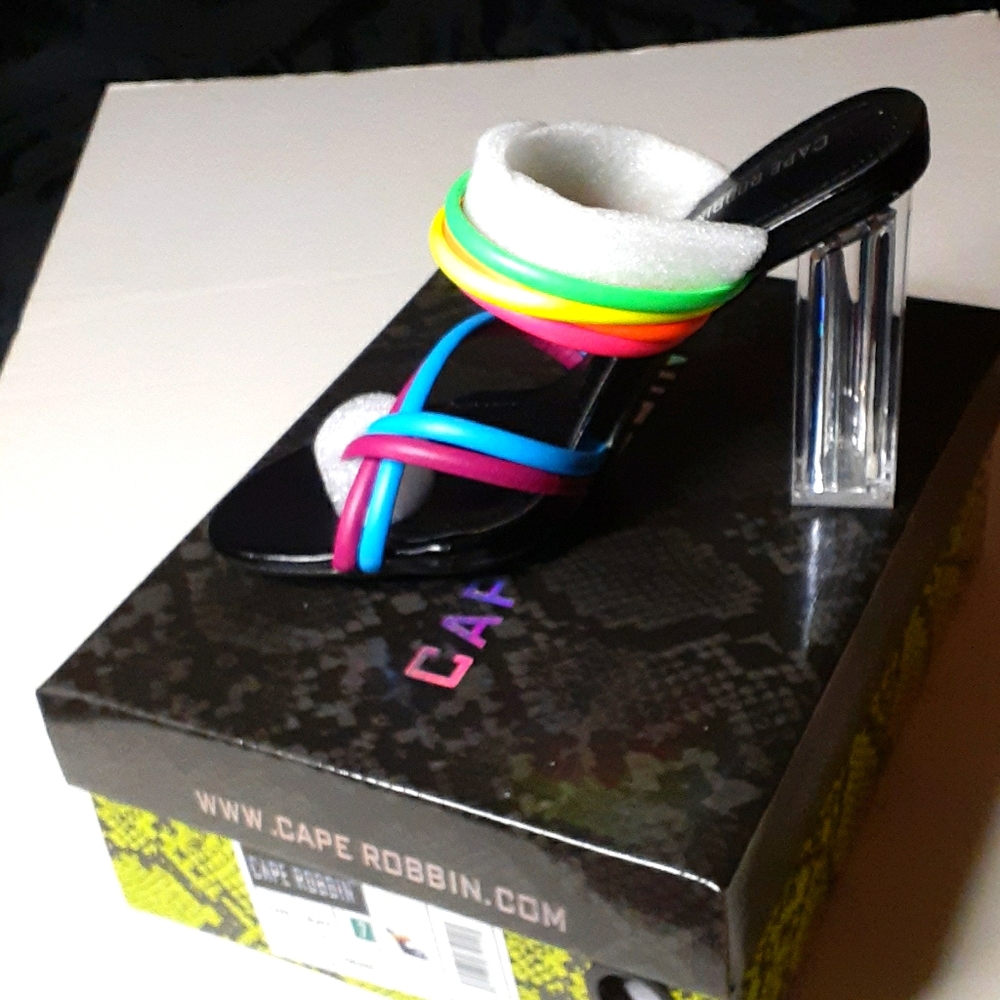 Shoe